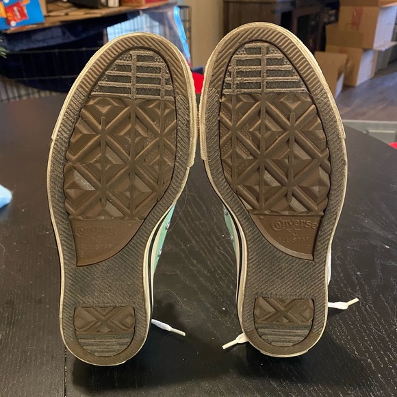 Converse Chuck Taylor low top - size 7 - Picture 3 of 5